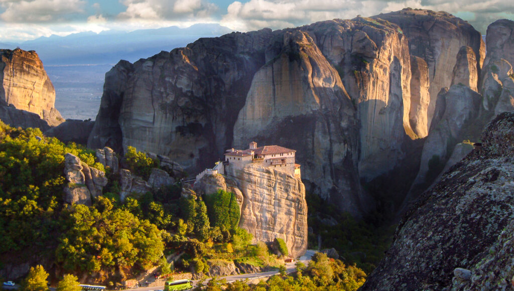 Tour Delfi e Monasteri delle Meteore in 2 giorni con guida in italiano