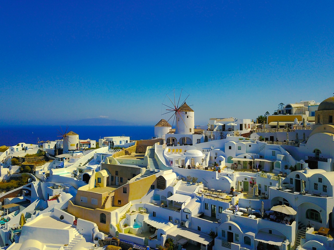 Santorini cosa fare Foto di nextvoyage da Pixabay